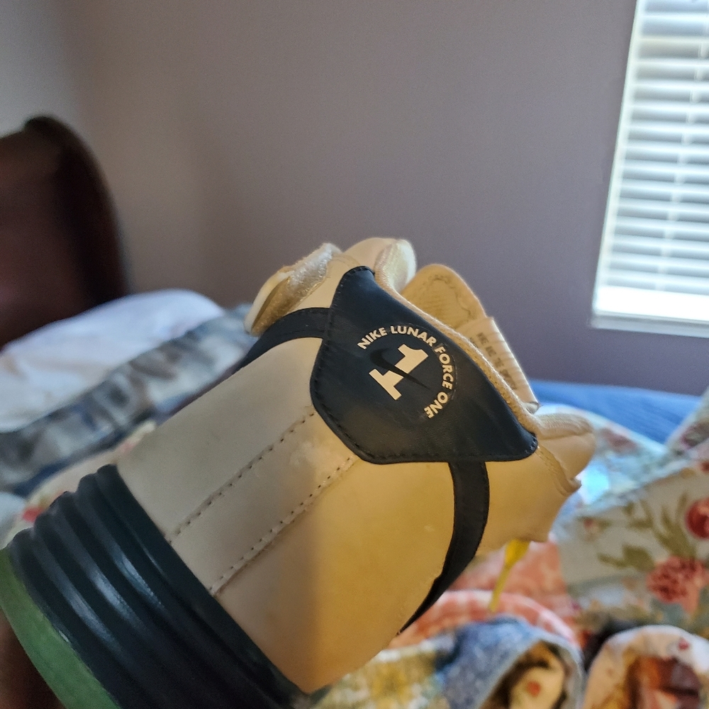 shoes - Picture 4 of 6